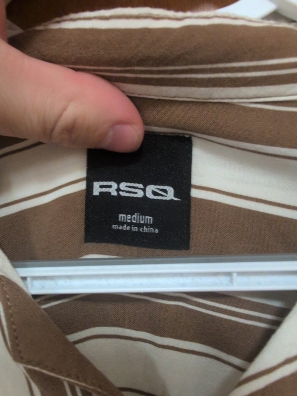 RSQ Shirt Mens M Brown White Shirt Sleeve Button Up Striped Collared Rayon - Picture 2 of 7